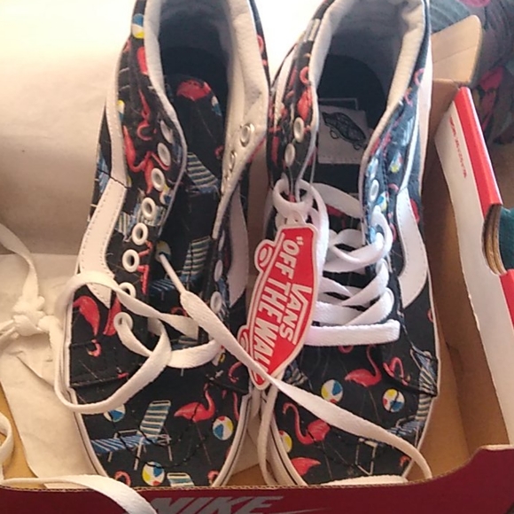 Vans - Picture 1 of 4